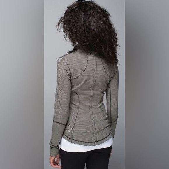 Lululemon RARE Forme jacket in tonka stripe - Picture 4 of 16